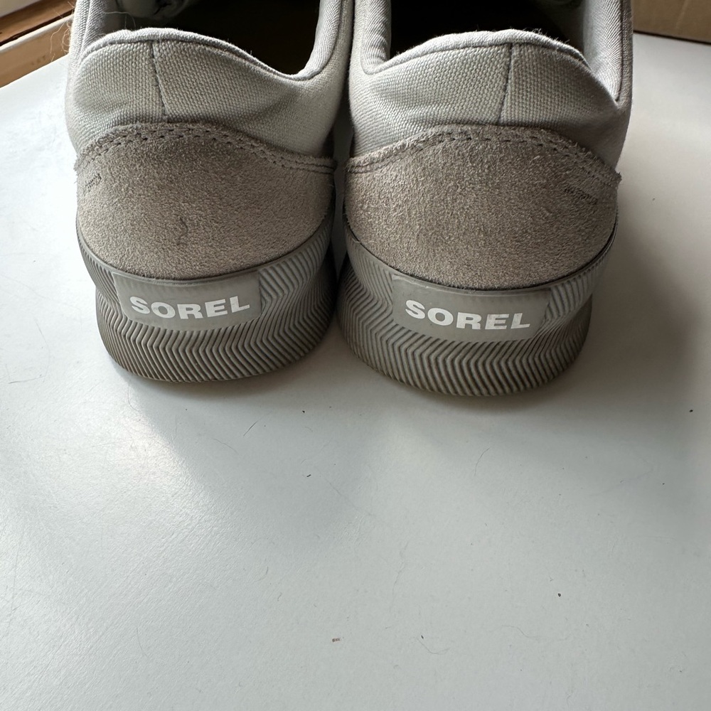 Sorel Gray Minimalist Low-Top Sneakers size 11 - Picture 3 of 6